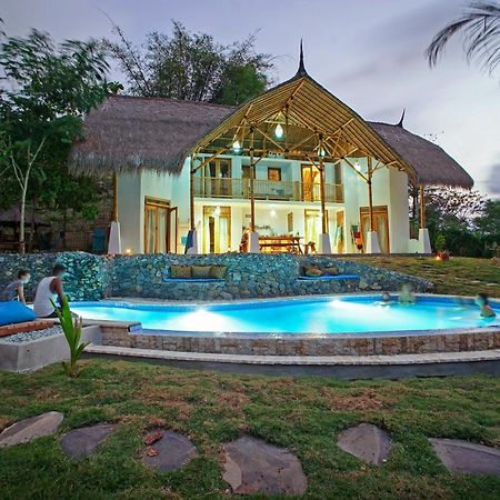 Готель Batu Bambu Kuta  Екстер'єр фото