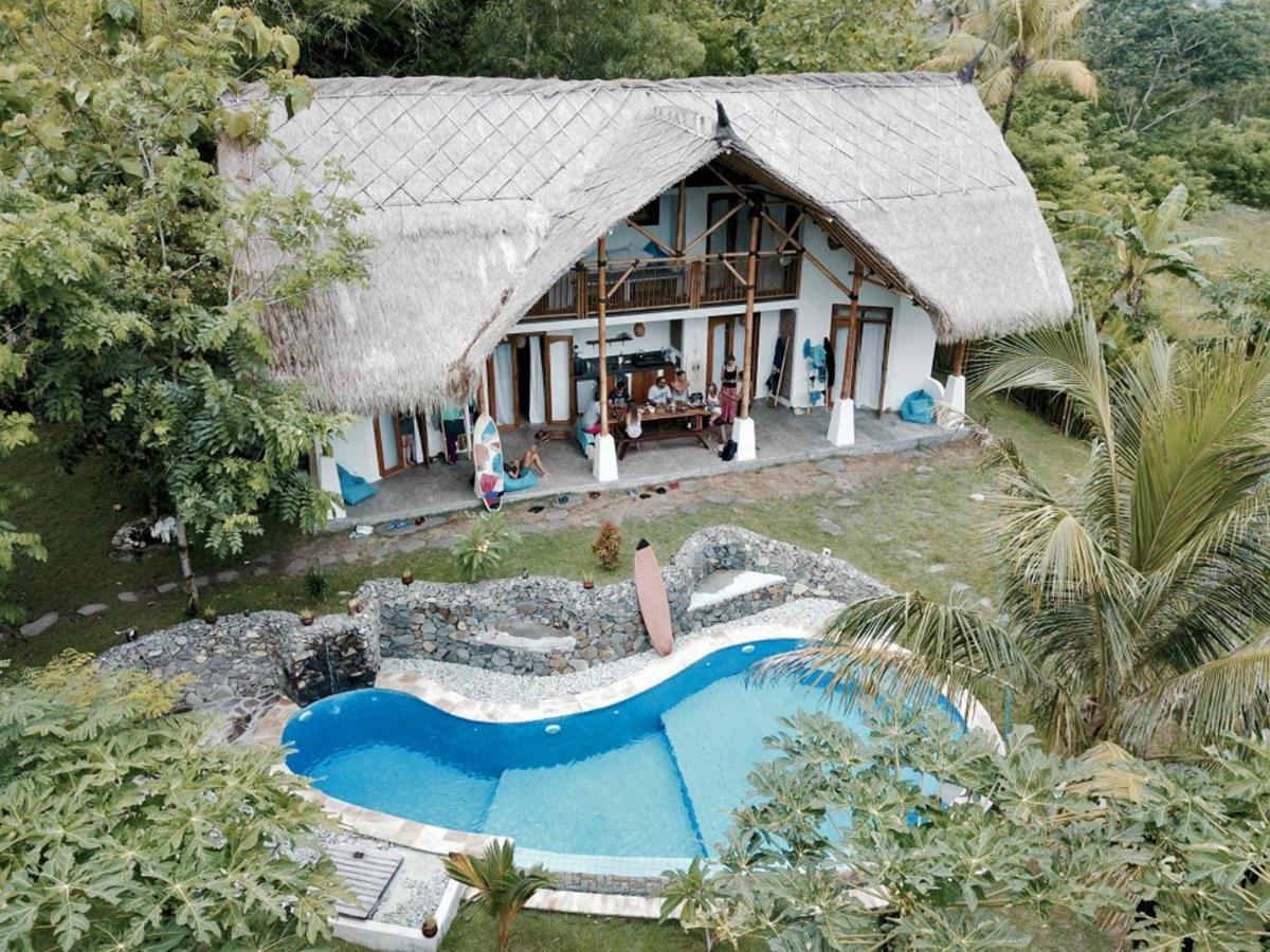Готель Batu Bambu Kuta  Екстер'єр фото