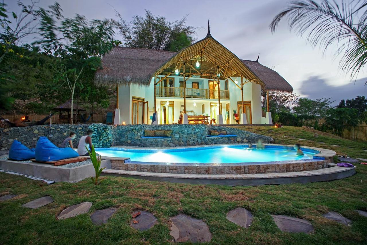 Готель Batu Bambu Kuta  Екстер'єр фото